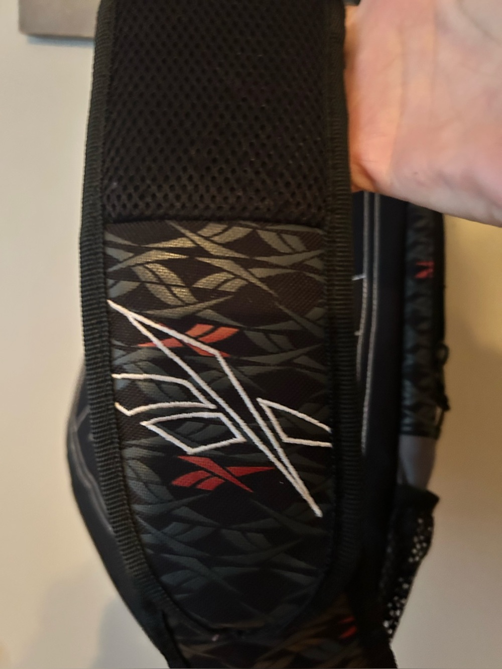 Reebok sling sports bag / like new - Picture 4 of 15